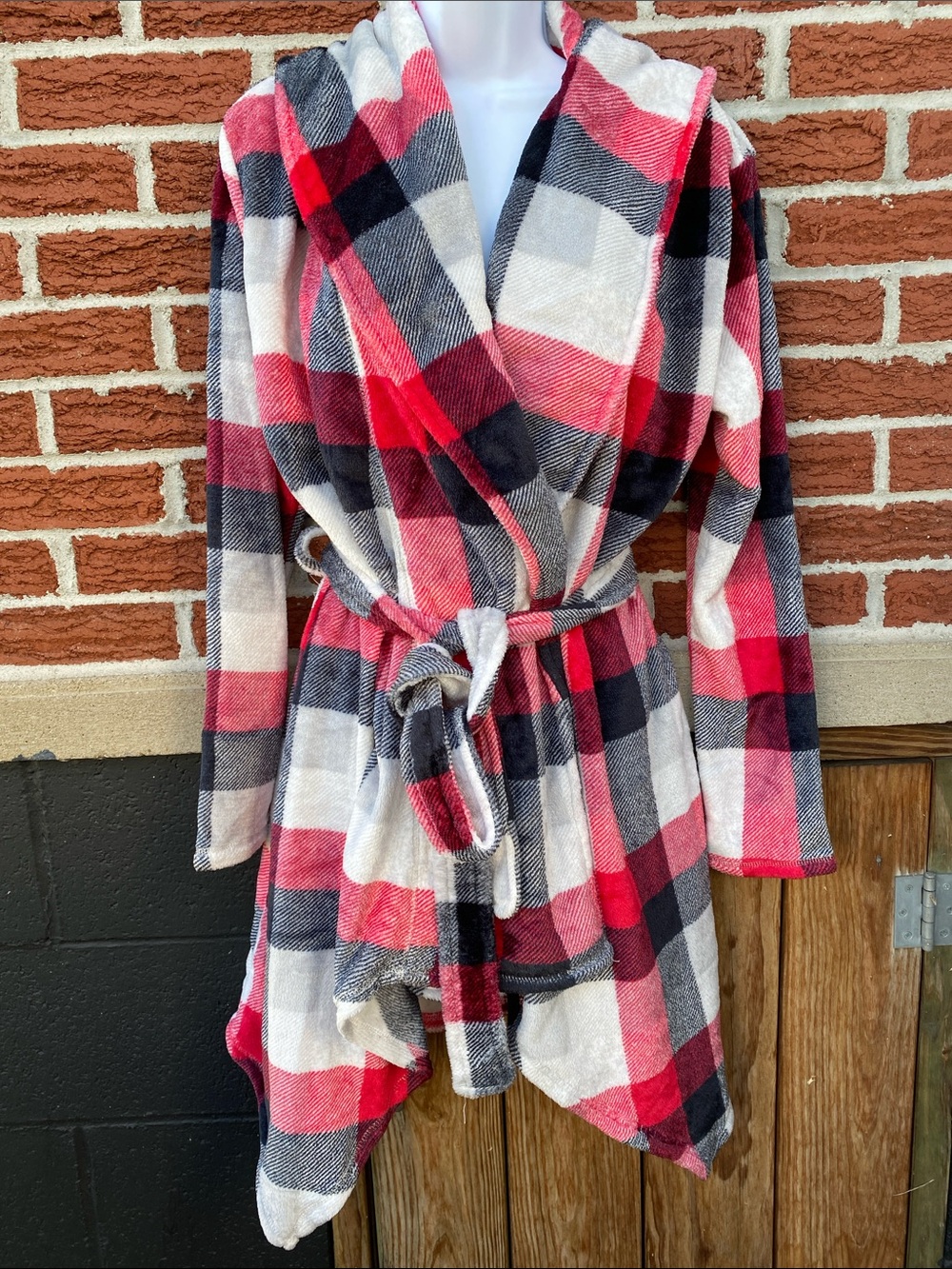Jaclyn Intimates Robe Size S/M NWT